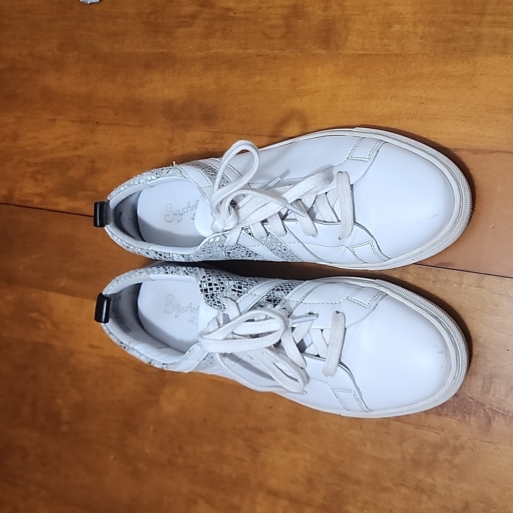 Seychelles women's size 6 sneakers, white with snakeskin pattern